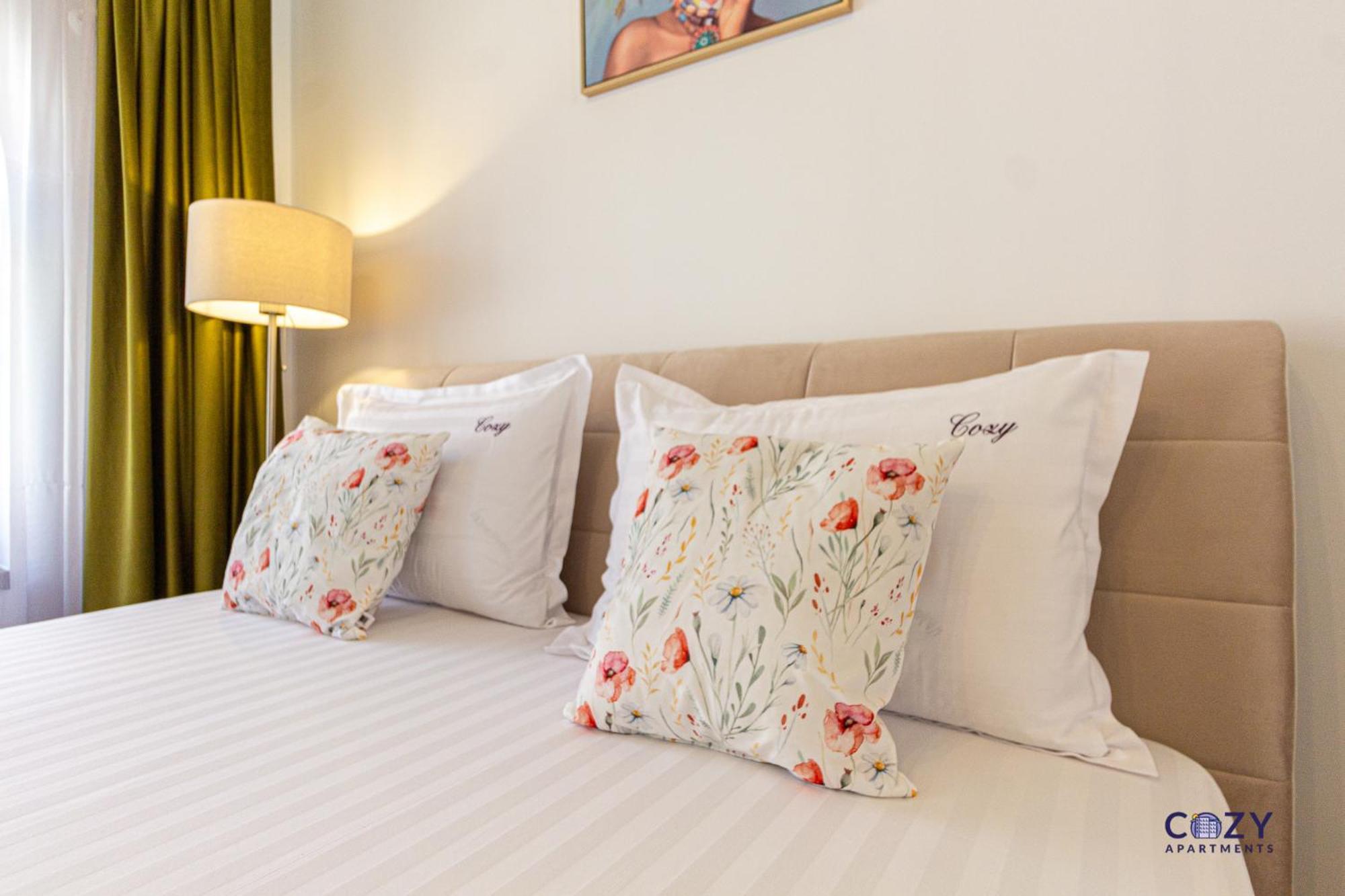 Cozy Brand New Boutique Aparthotel Brasov Exterior photo